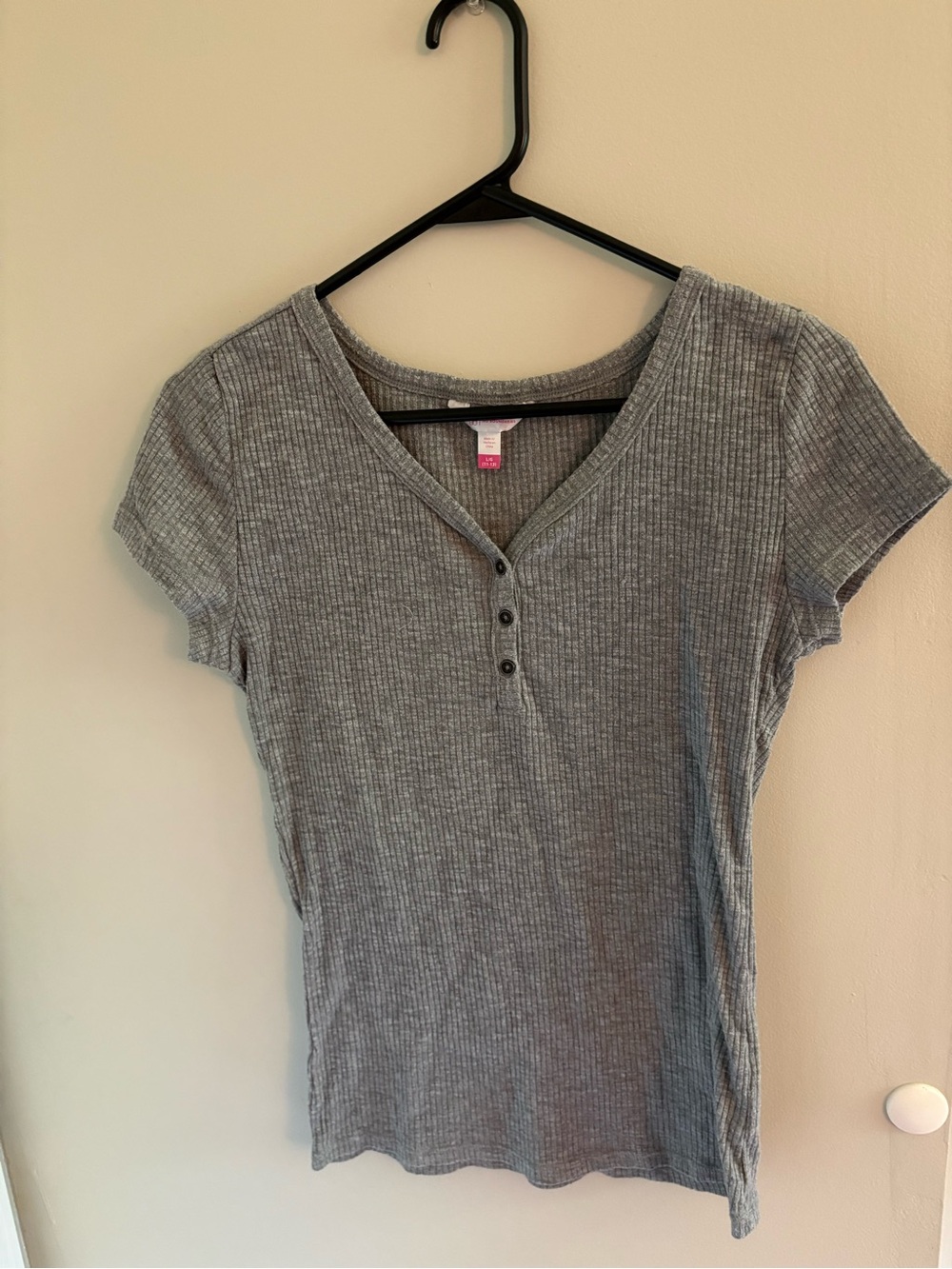 No Boundaries Gray Ribbed Short Sleeve Henley
